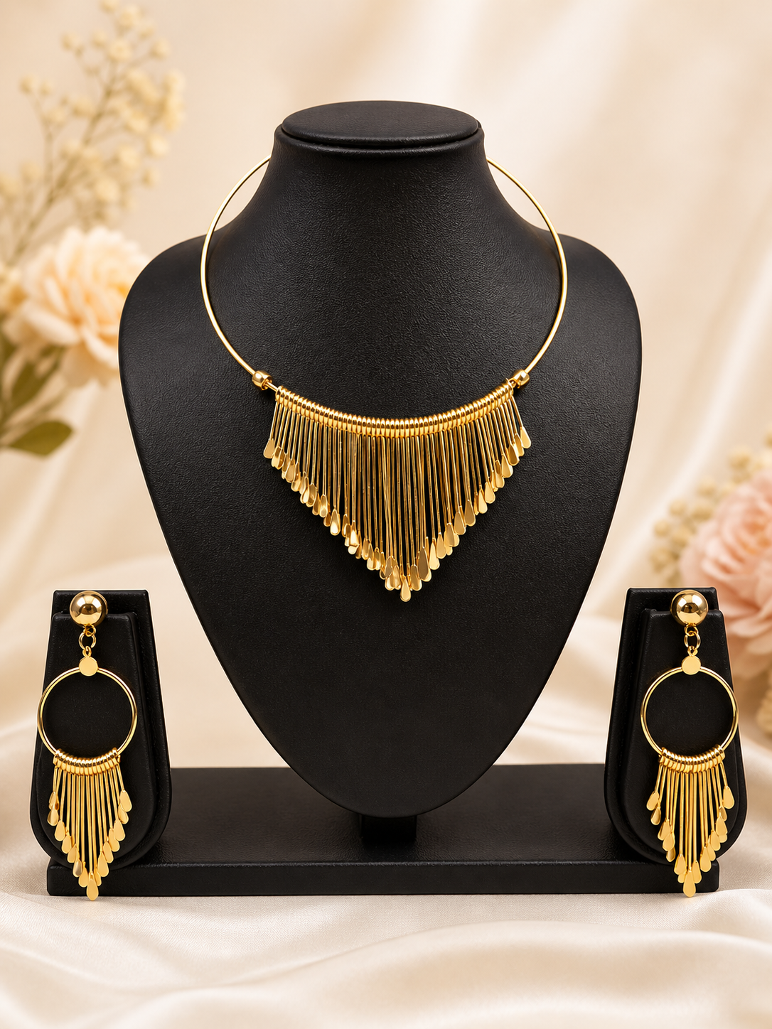 Golden Finish Anti-Tarnish Hasli Necklace Set with Fringe Design